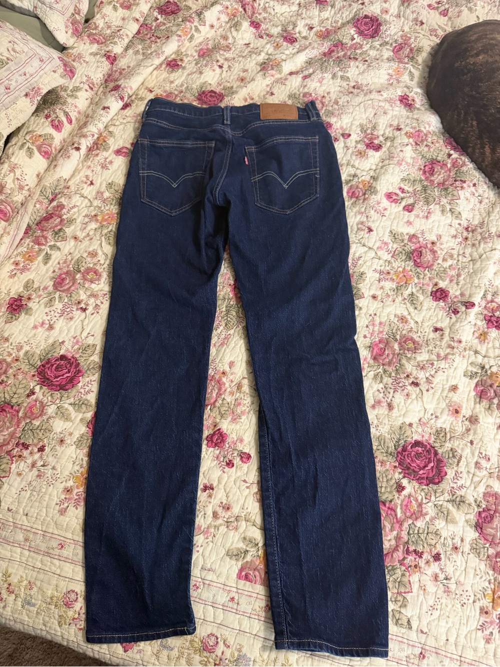Levi's Indigo Blue Denim Jeans with Signature Red Tab - Picture 3 of 5